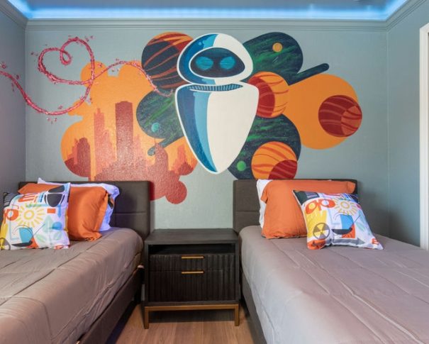 WIR 82 Eve robot in Wall-E mural kids bedroom