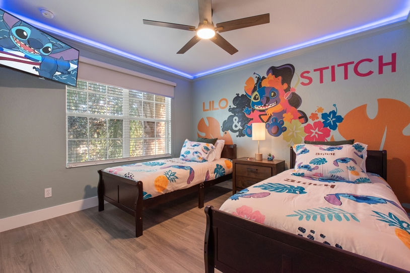WIR 82 Lilo and stitch mural kids bedroom